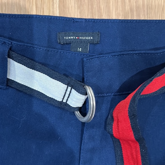 Tommy Hilfiger girls shorts - Size 14, belt included! - Picture 3 of 4